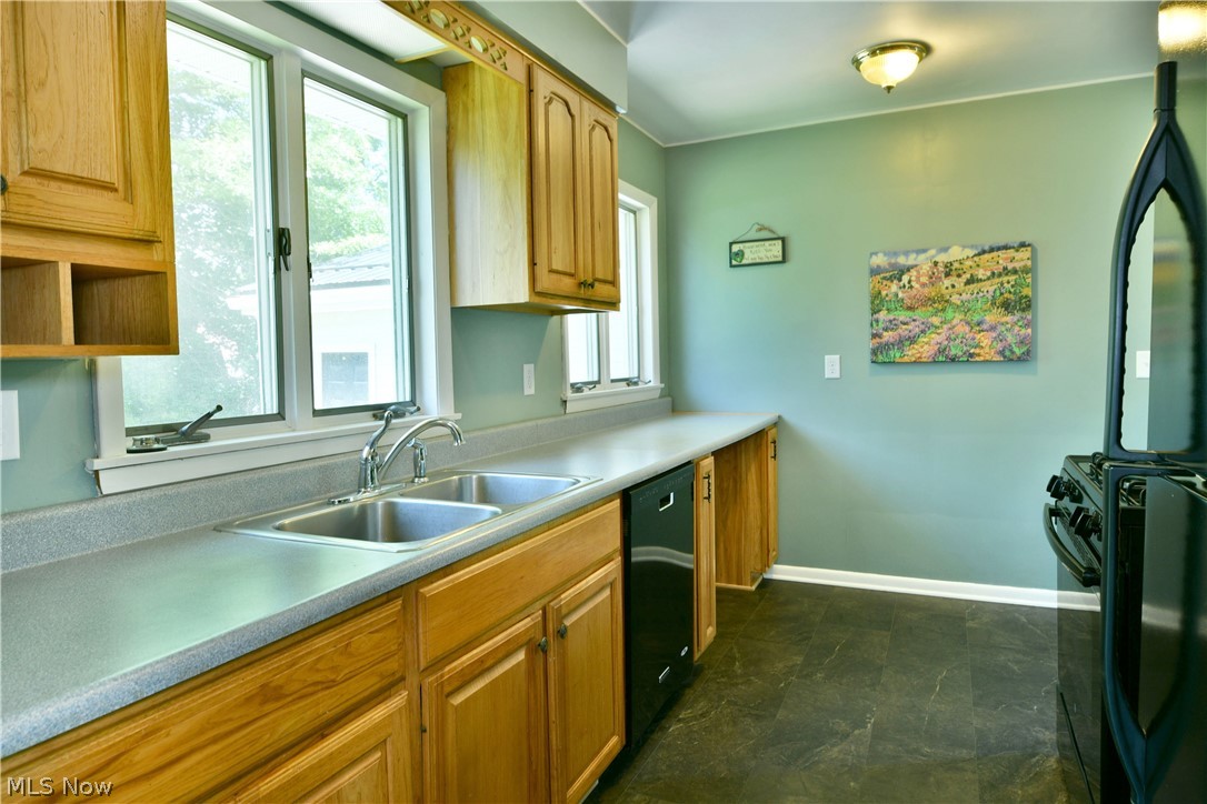 182 Shirley Lane NW Warren OH 44483