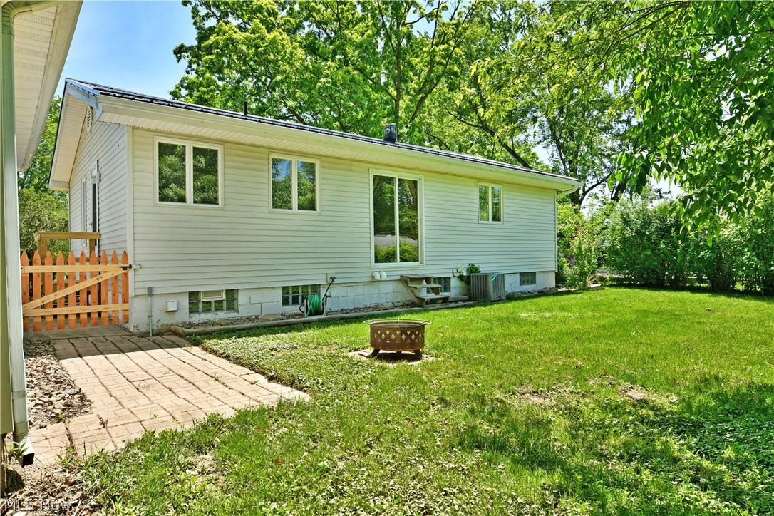 182 Shirley Lane NW Warren OH 44483