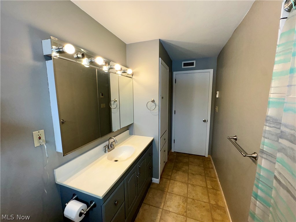470 Nel Da Mar Drive New Concord OH 43762