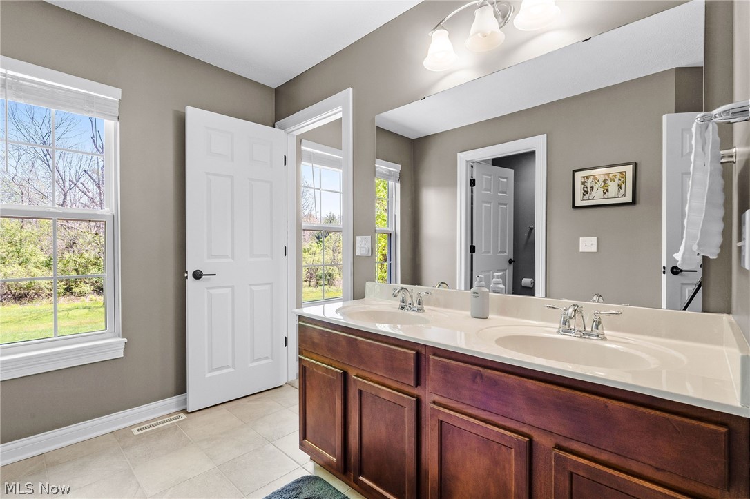 2886 Parnham Drive Medina OH 44256