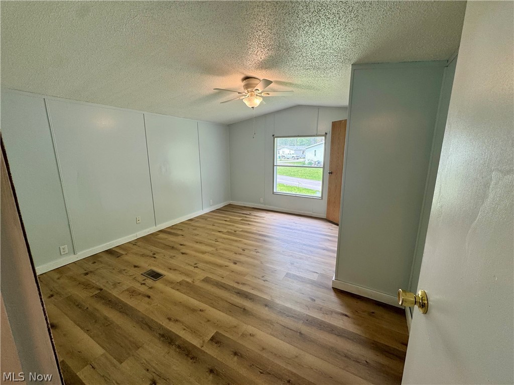 6800 Lake Road W Geneva OH 44041