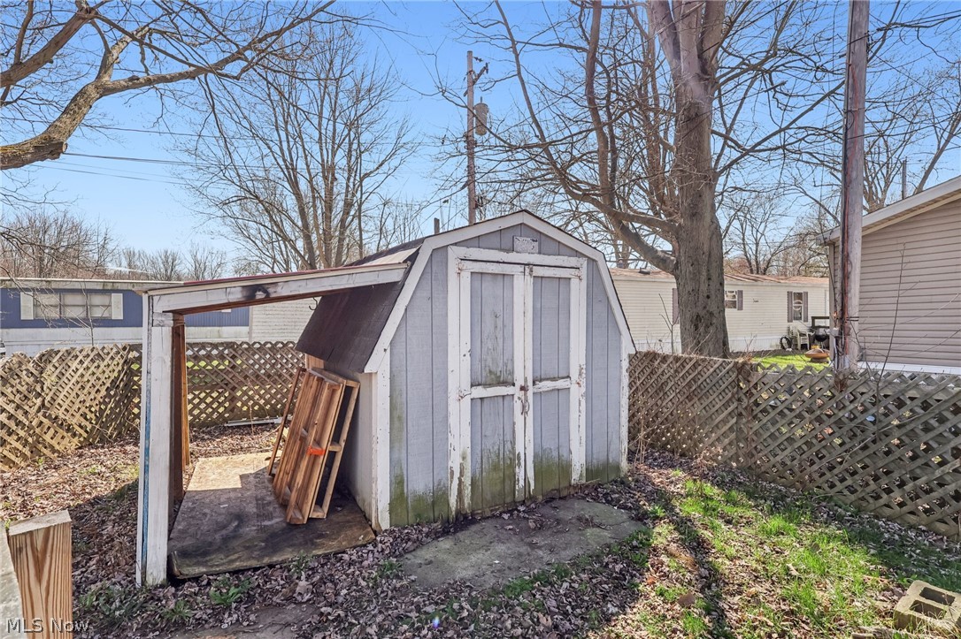 6800 Lake Road W Geneva OH 44041