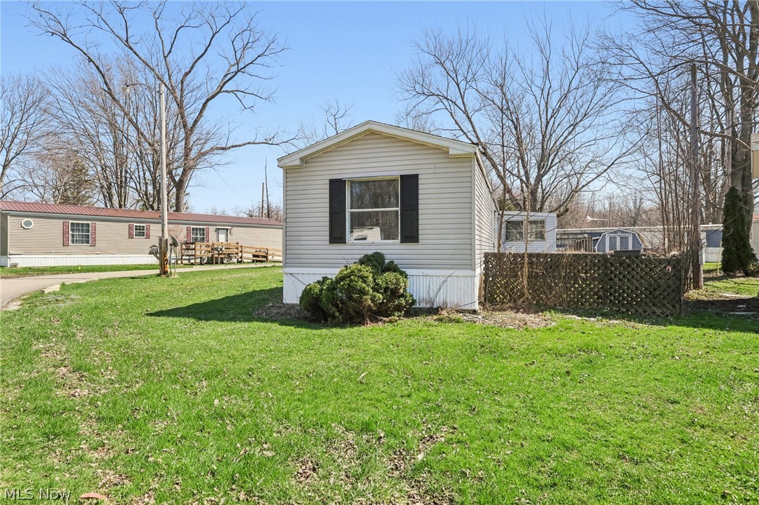 6800 Lake Road W Geneva OH 44041