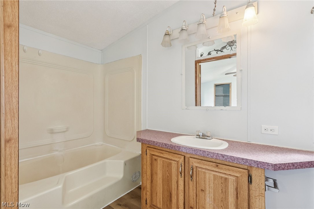 6800 Lake Road W Geneva OH 44041