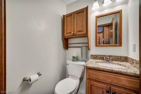 2384 Twin Lakes Drive Uniontown OH 44685