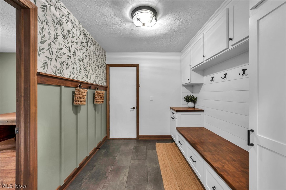 2384 Twin Lakes Drive Uniontown OH 44685