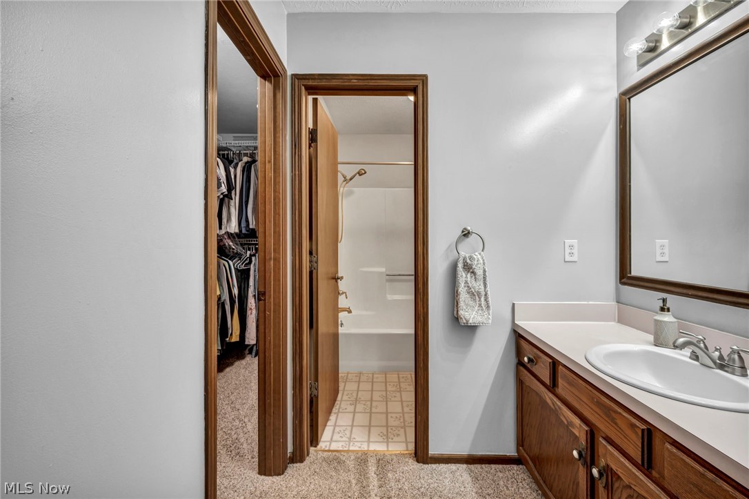 2384 Twin Lakes Drive Uniontown OH 44685