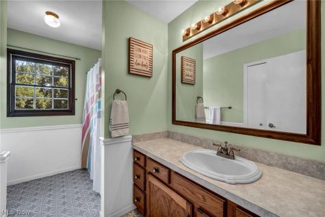 2384 Twin Lakes Drive Uniontown OH 44685