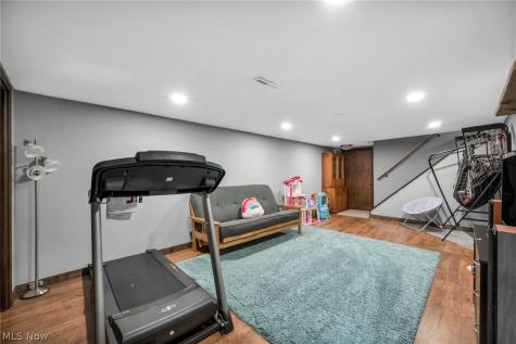 2384 Twin Lakes Drive Uniontown OH 44685