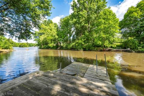 2384 Twin Lakes Drive Uniontown OH 44685