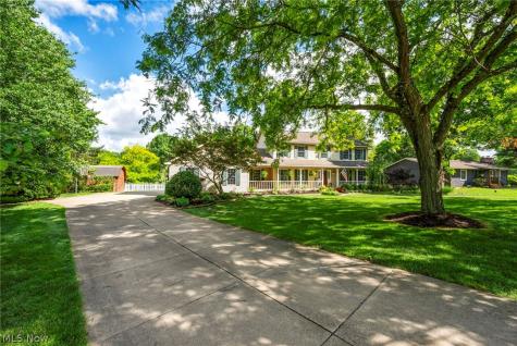 2384 Twin Lakes Drive Uniontown OH 44685