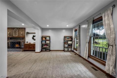 2384 Twin Lakes Drive Uniontown OH 44685