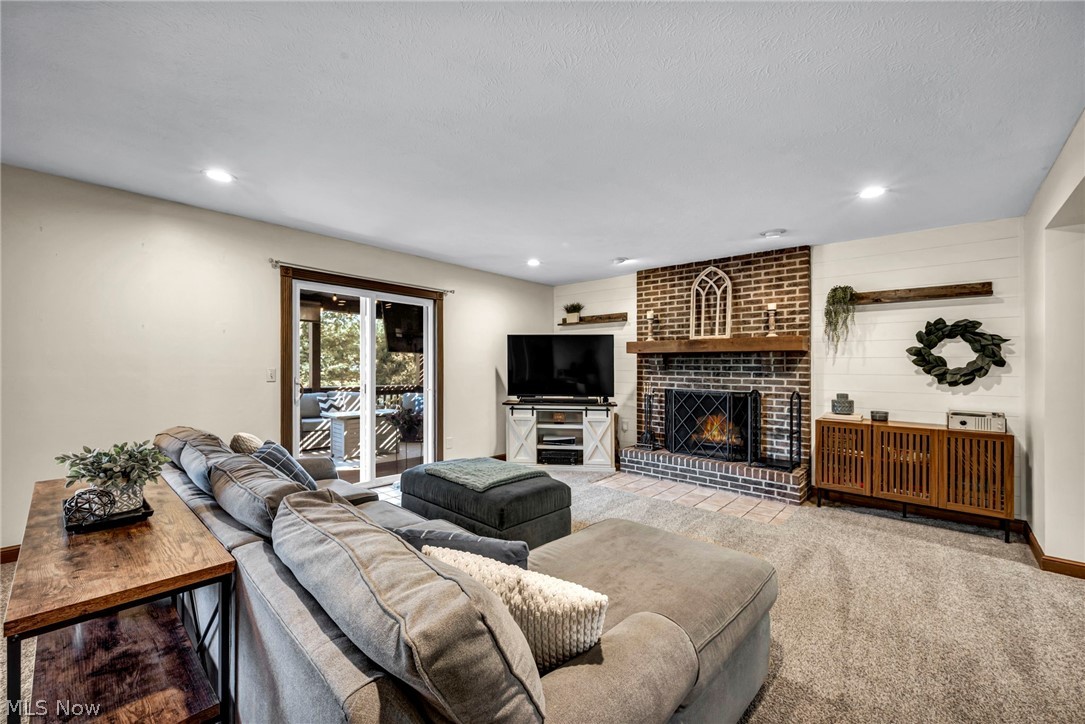 2384 Twin Lakes Drive Uniontown OH 44685