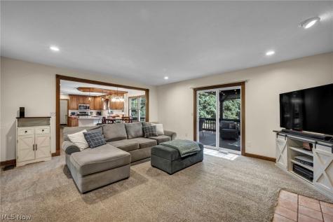 2384 Twin Lakes Drive Uniontown OH 44685