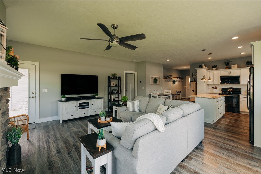 9280 Woodland Blue Drive Seville OH 44273