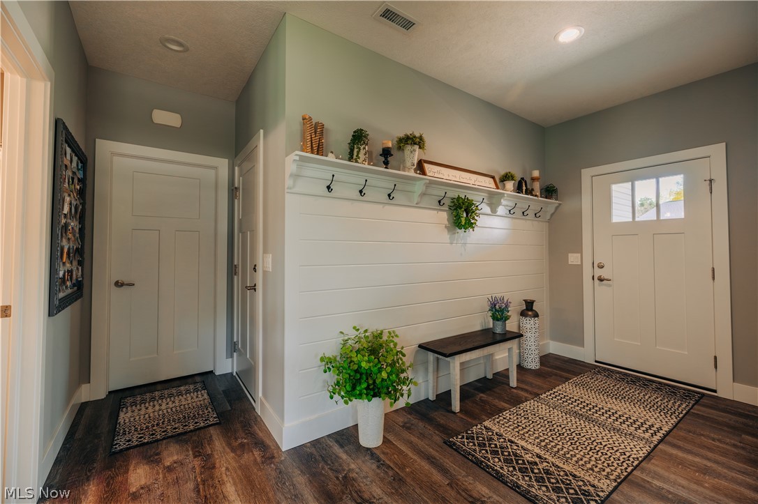 9280 Woodland Blue Drive Seville OH 44273