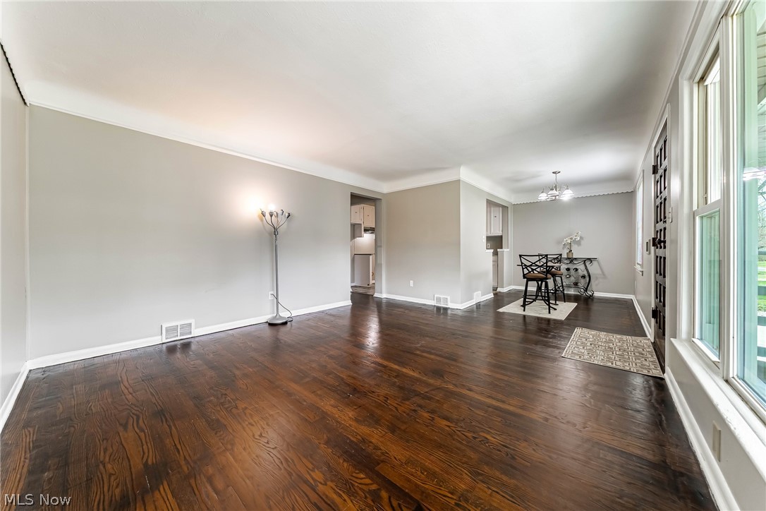 575 W Glendale Street Bedford OH 44146