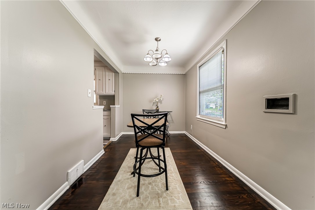 575 W Glendale Street Bedford OH 44146