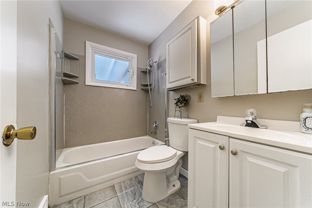 575 W Glendale Street Bedford OH 44146