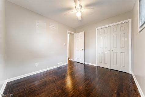 575 W Glendale Street Bedford OH 44146