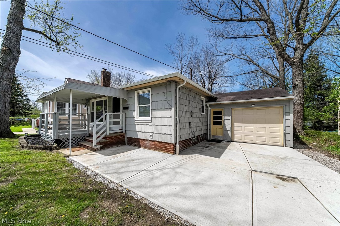 575 W Glendale Street Bedford OH 44146