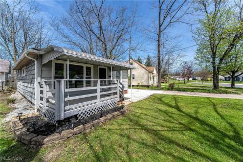 575 W Glendale Street Bedford OH 44146