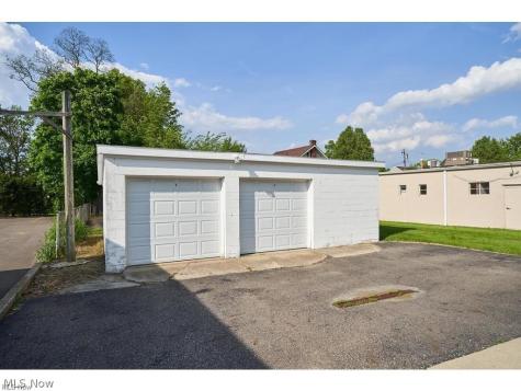 1023 Portage Trail Cuyahoga Falls OH 44221