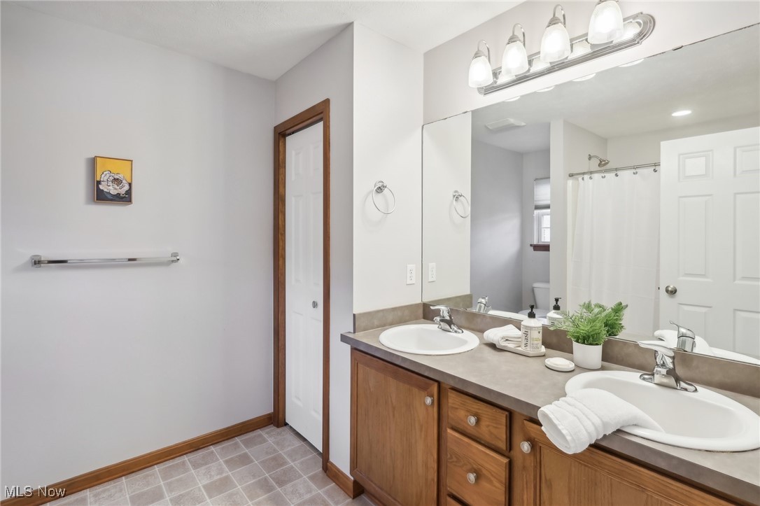 1684 W Ash Drive Avon OH 44011