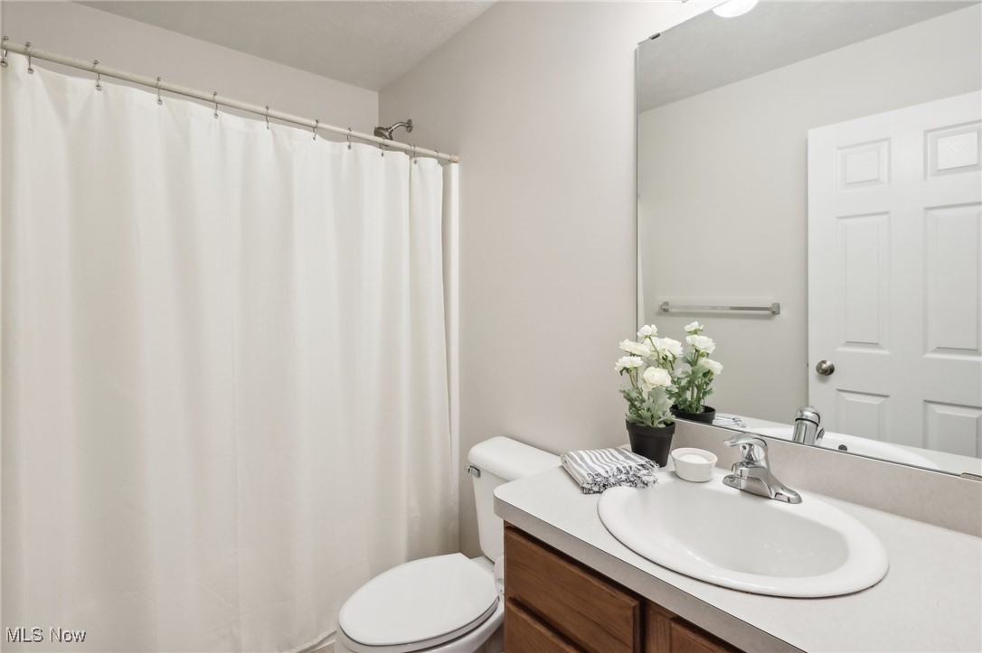 1684 W Ash Drive Avon OH 44011