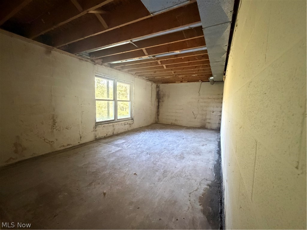 3950 Wolf Road SW Port Washington OH 43837