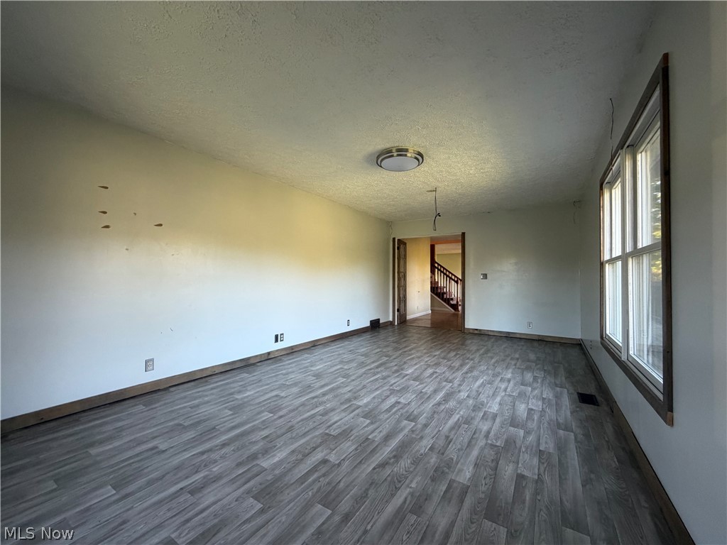 3950 Wolf Road SW Port Washington OH 43837