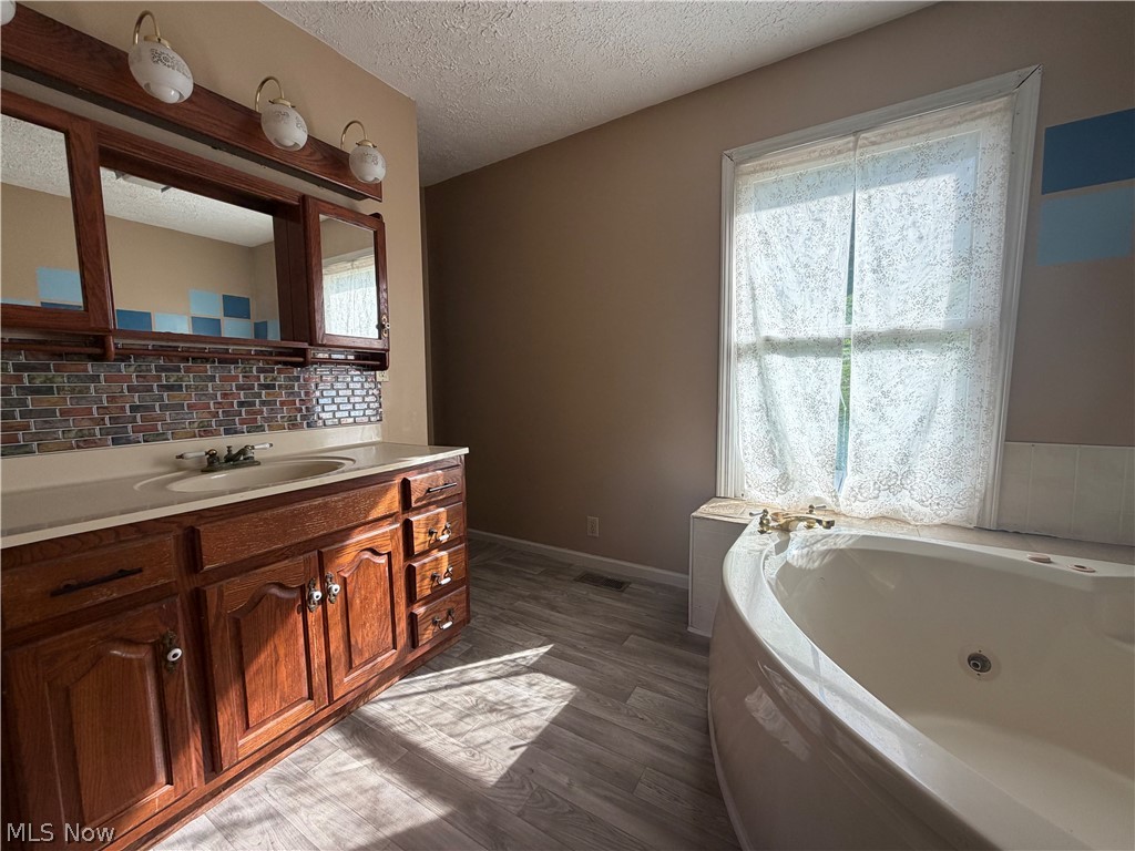 3950 Wolf Road SW Port Washington OH 43837