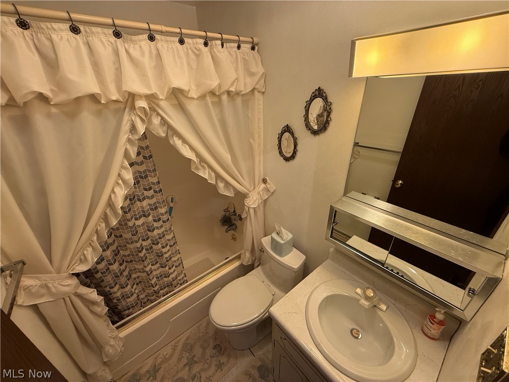 221 Frostview Drive Wintersville OH 43953