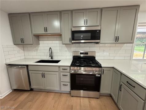 27107 Lynn Drive Olmsted Twp OH 44138