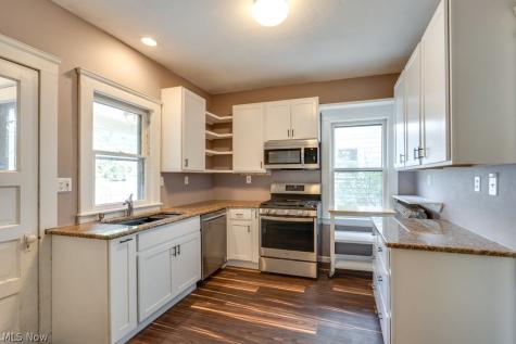 3255 Hyde Park Avenue Cleveland Heights OH 44118