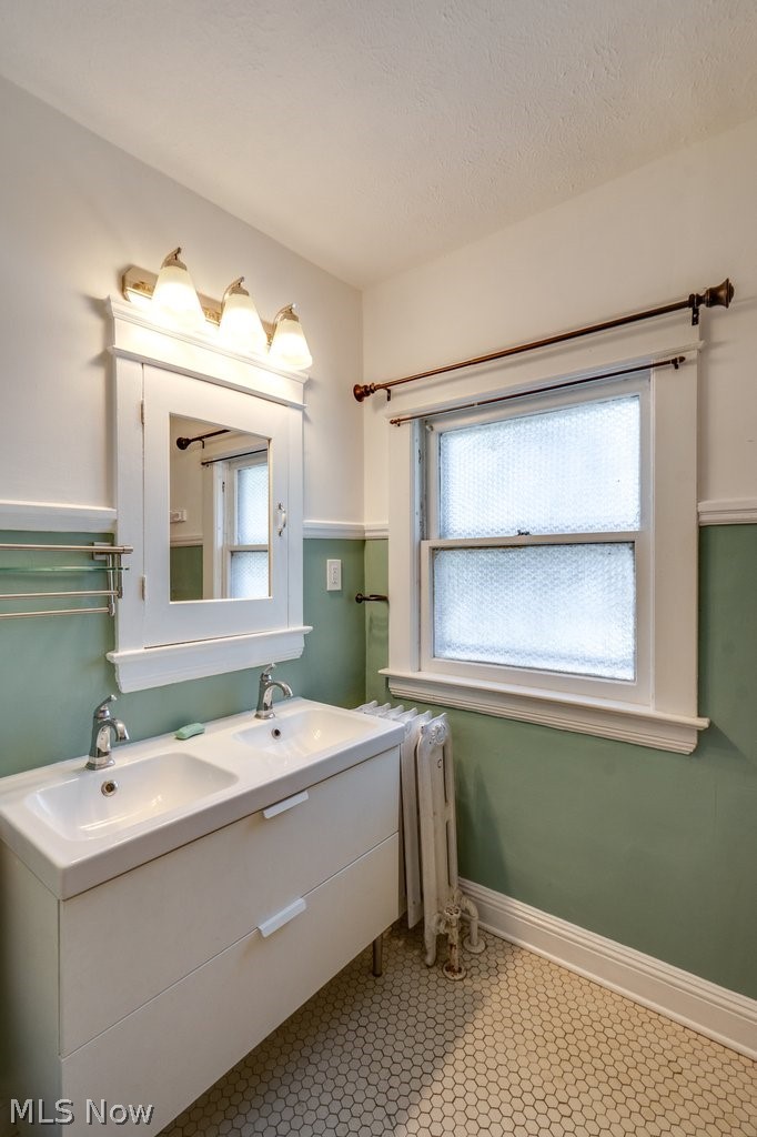 3255 Hyde Park Avenue Cleveland Heights OH 44118