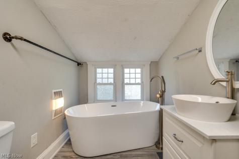 3255 Hyde Park Avenue Cleveland Heights OH 44118