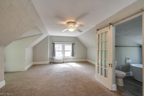 3255 Hyde Park Avenue Cleveland Heights OH 44118