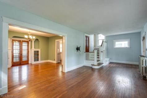 3255 Hyde Park Avenue Cleveland Heights OH 44118