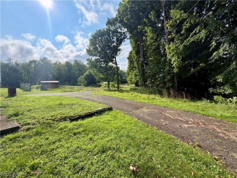 1080 Lumen Road NW Minerva OH 44657