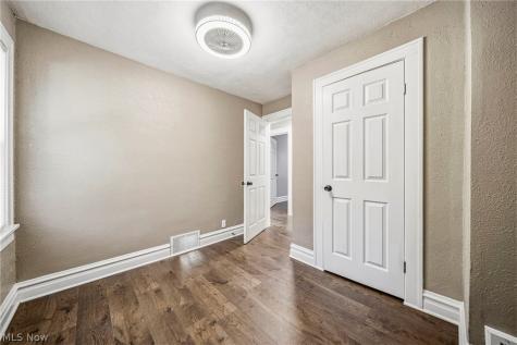 607 Sumatra Avenue Akron OH 44305