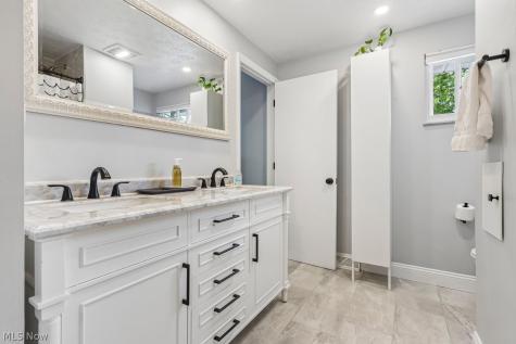 5958 Dorothy Drive North Olmsted OH 44070