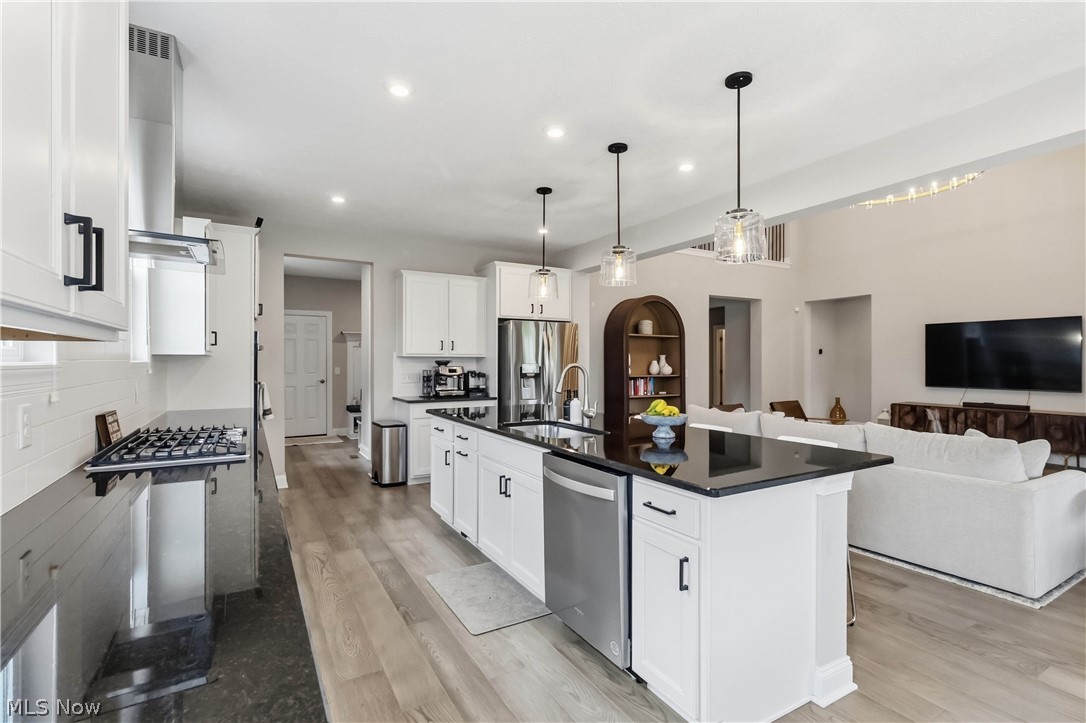 547 Silver Lake Drive Chagrin Falls OH 44022