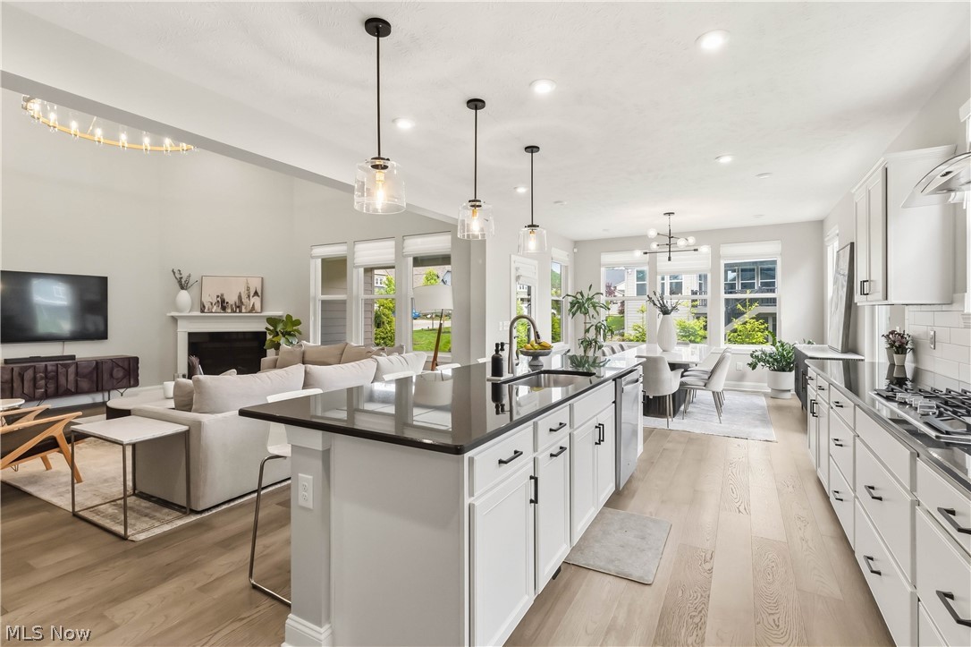 547 Silver Lake Drive Chagrin Falls OH 44022