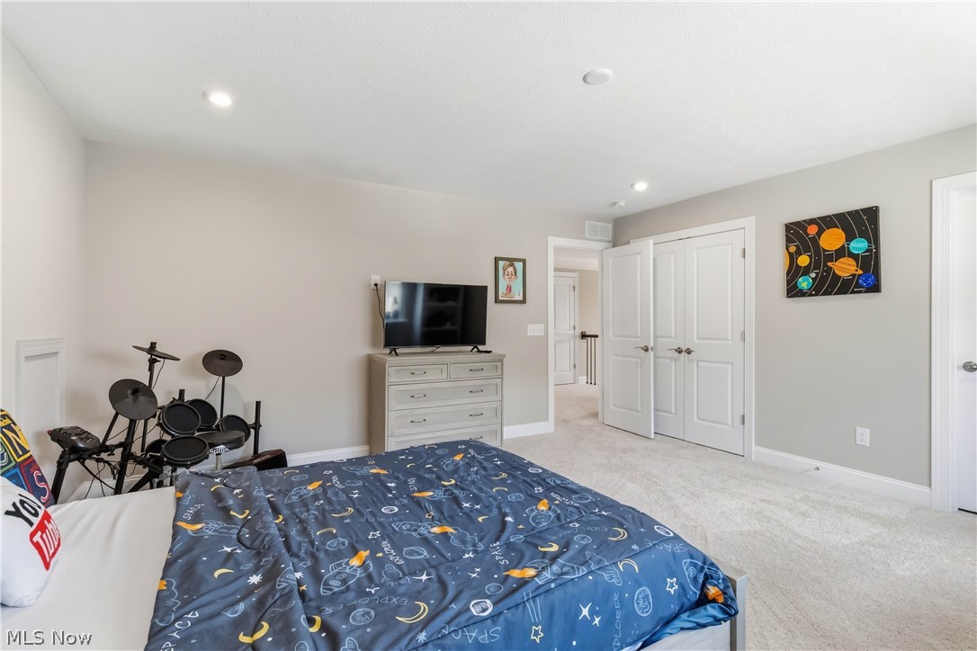 547 Silver Lake Drive Chagrin Falls OH 44022