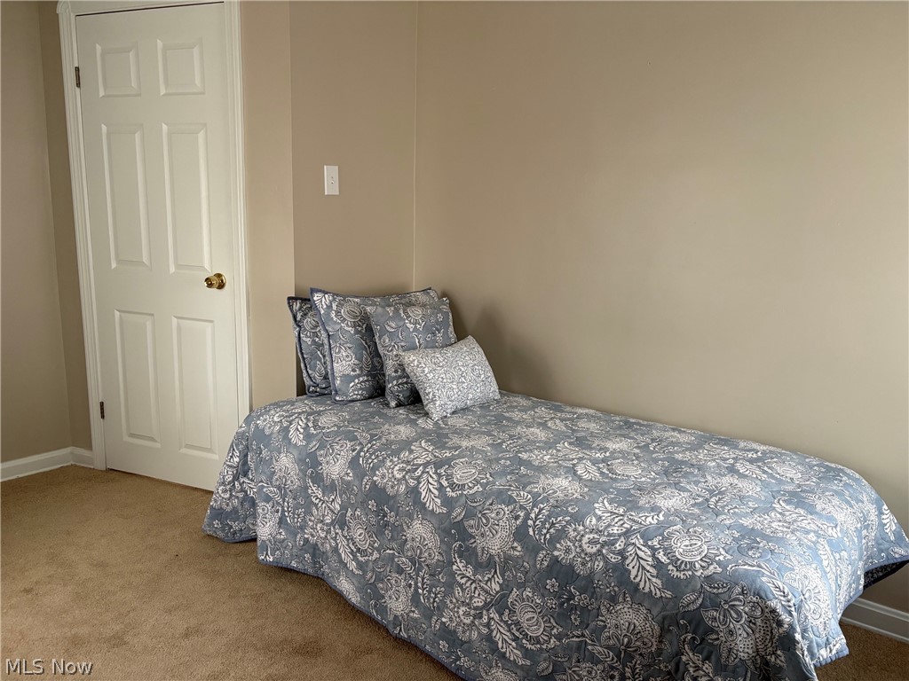 363 E Park Avenue Barberton OH 44203
