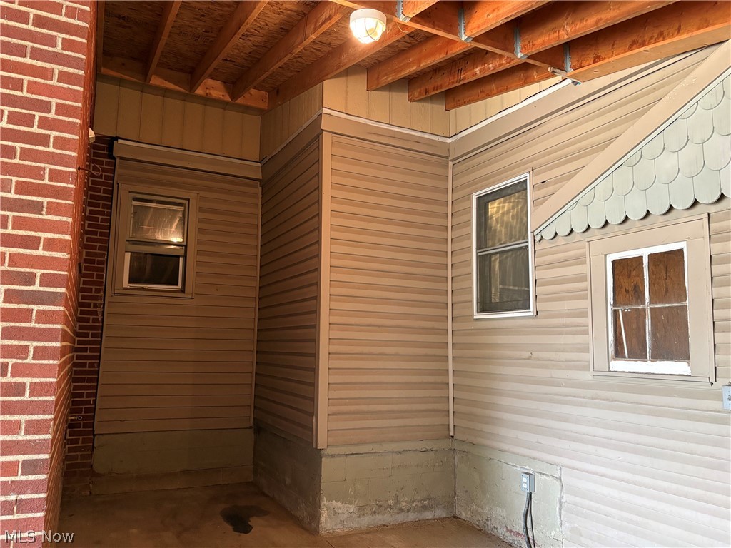 363 E Park Avenue Barberton OH 44203