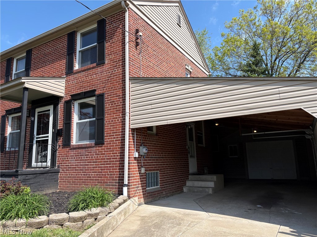 363 E Park Avenue Barberton OH 44203