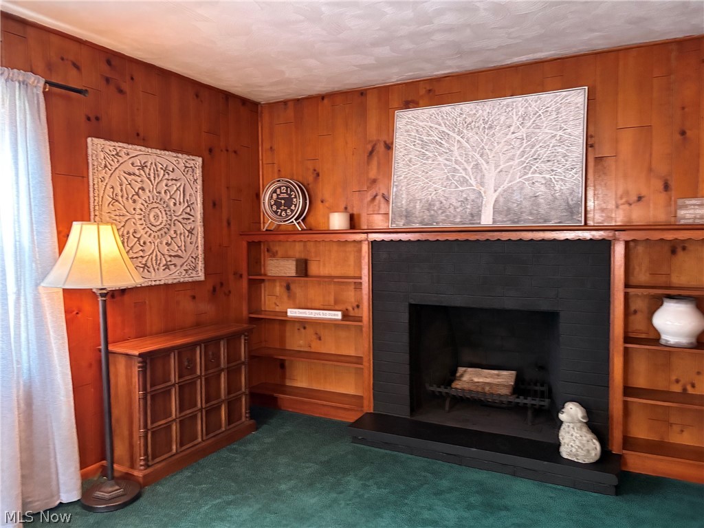 363 E Park Avenue Barberton OH 44203