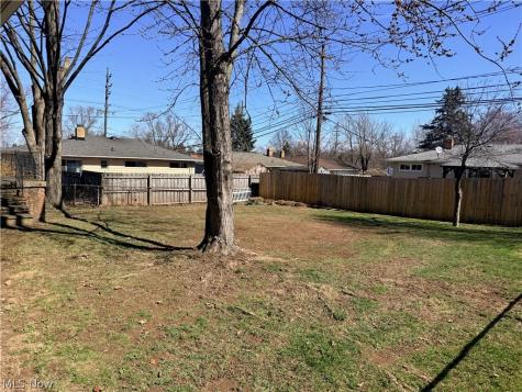 5817 Queens Highway Parma Heights OH 44130